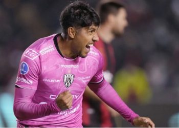 luis segovia salario