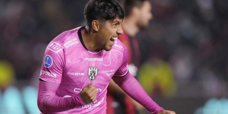 luis segovia salario